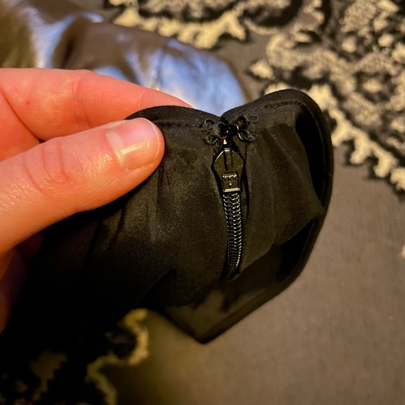 mini skirt with gold band - Picture 2 of 3